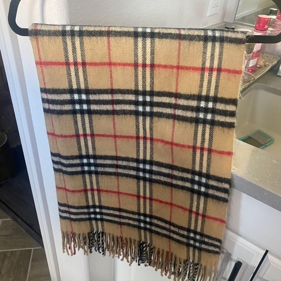 Cashmere Burberry Scarf - Picture 2 of 4